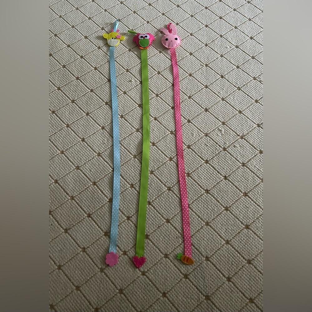 Adorable barrette/bow holders